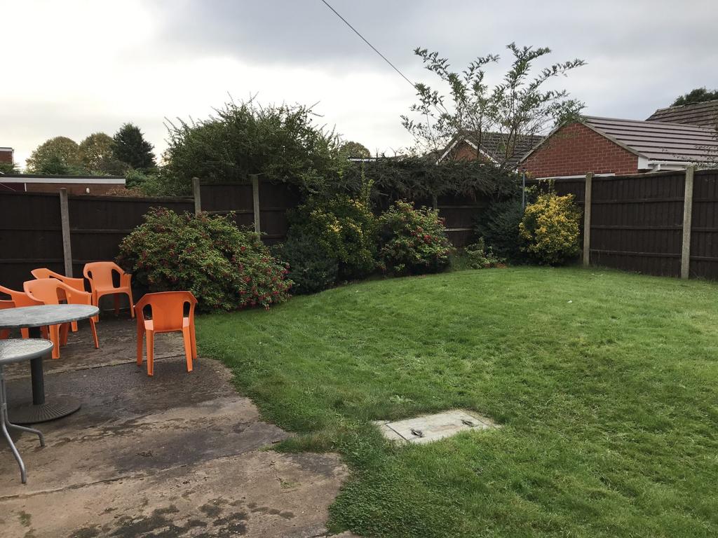 17 Ravendale Drive - Garden2.jpg