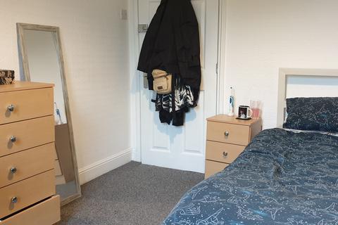 undefined, Lincoln LN5