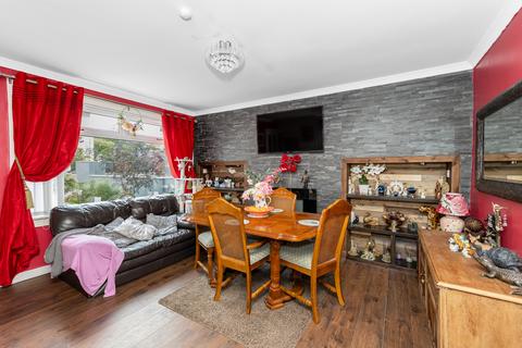 19 Laing Terrace, Penicuik, EH26 0HG