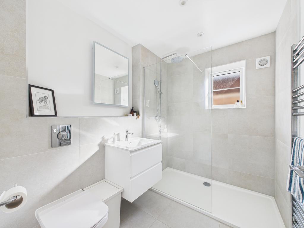 Downstairs ensuite