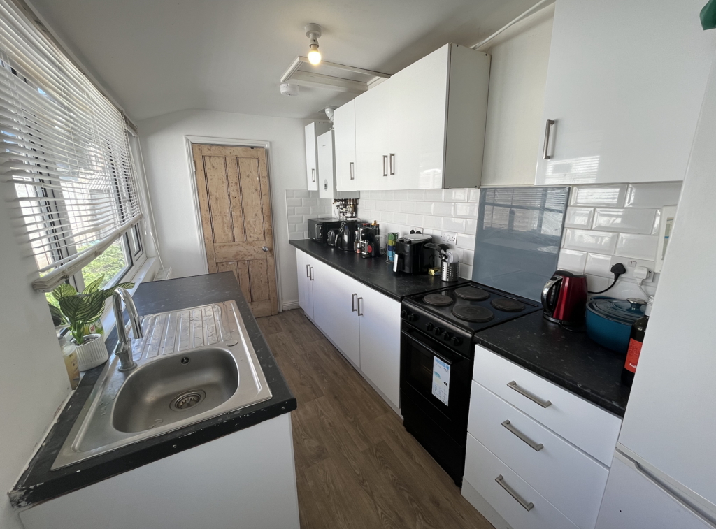 16 Baggholme Road - Kitchen.png