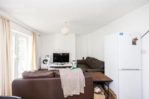6 bedroom semi-detached house to rent, Manton Road, Brighton