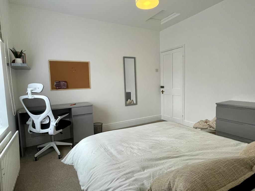 8 Harvey Street - Bedroom 2.jpeg
