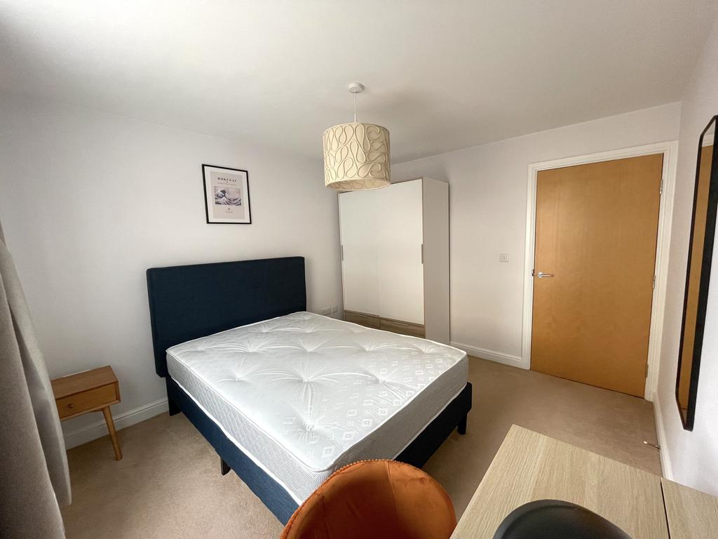 81 Riverside Drive - Bedroom1(1).jpg