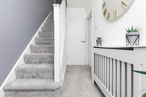 3 bedroom semi-detached house for sale, Goldington Avenue, Huddersfield HD3