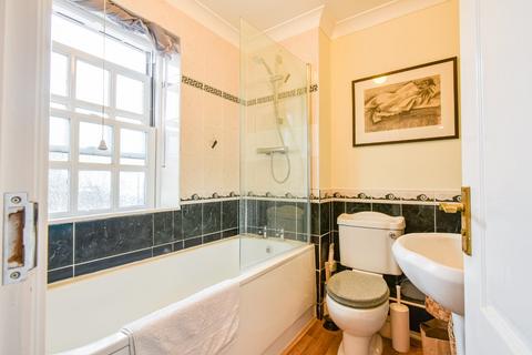 undefined, Lion Mews, Newbury Street, Lambourn, Hungerford, RG17