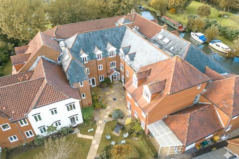 undefined, West Mills, Newbury, Berkshire, RG14