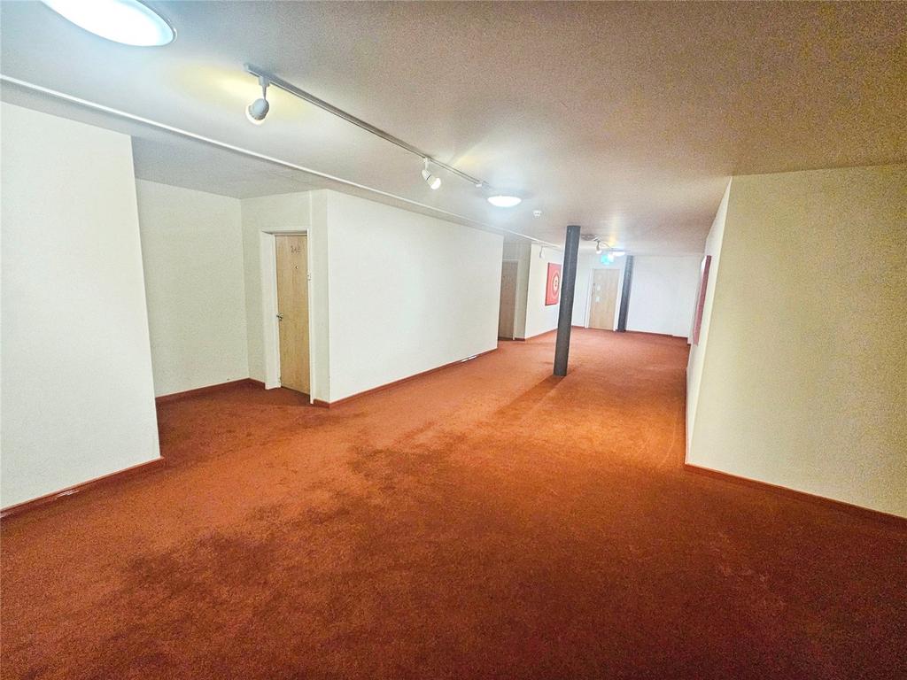 Comunal Hallway