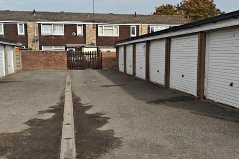 undefined, Lyndhurst Avenue, Aldershot GU11