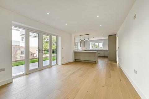3 bedroom detached house for sale, Trampers Lane, Fareham PO17