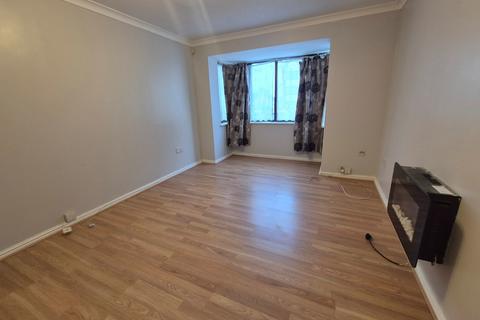 1 bedroom ground floor flat for sale, Petunia Court, Luton, Bedfordshire, LU3 1XT