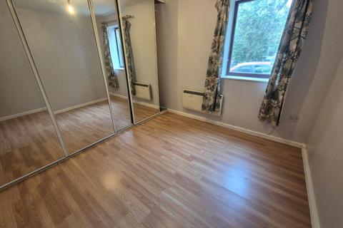 1 bedroom ground floor flat for sale, Petunia Court, Luton, Bedfordshire, LU3 1XT