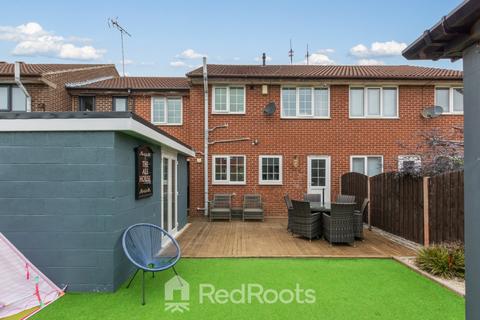 4 bedroom semi-detached house for sale, Landsdown Avenue, Pontefract WF9