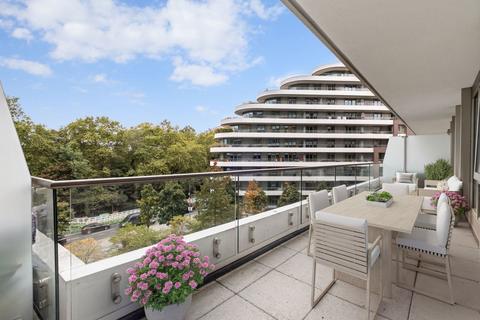 2 bedroom flat for sale, Queenstown Road, London SW11