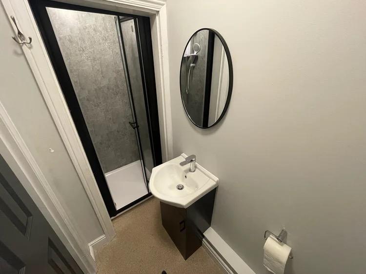 1 Kirkby Street - Bathroom1.jpg