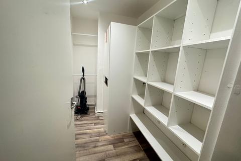 undefined, Lincoln LN2