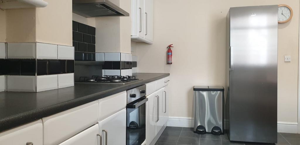 14 Arboretum View - Kitchen(1 .jpeg