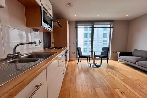 Studio to rent, Bute Terrace, Cardiff, CF10