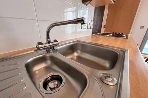 Studio to rent, Bute Terrace, Cardiff, CF10