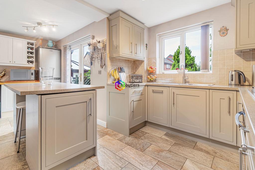 Kitchen / Breakfast Room