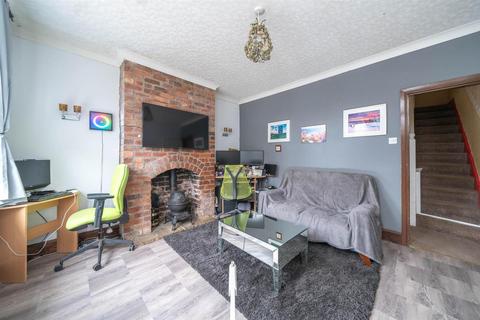 3 bedroom terraced house for sale, Kings Road, Buxton