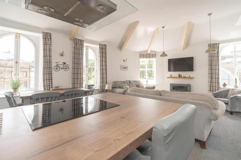 3 bedroom maisonette for sale, The Quadrant, Buxton