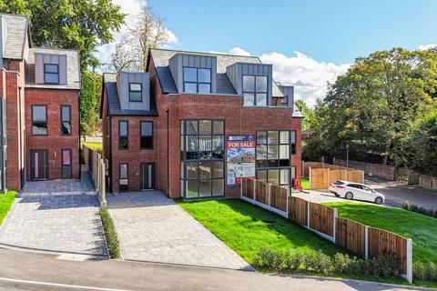 Lower Broughton Road, Salford, M7