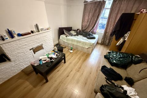 undefined, Croydon Road, Beddington CR0