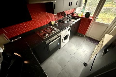 undefined, Croydon Road, Beddington CR0