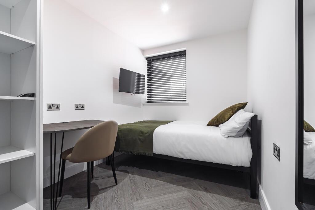 A modern, well-maintained single bedroom featur...