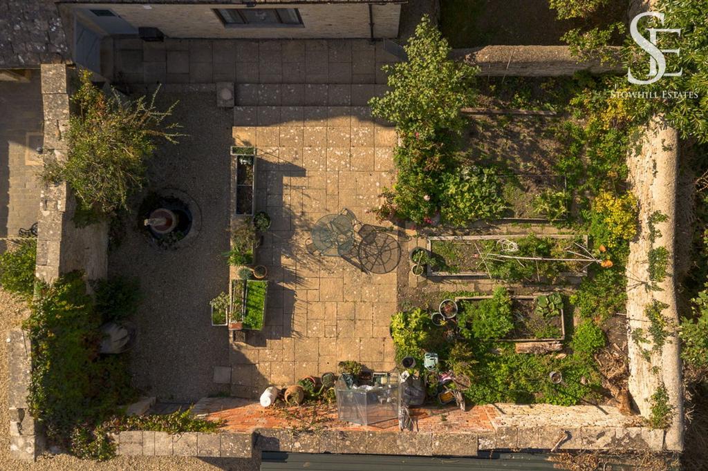 Annexe garden