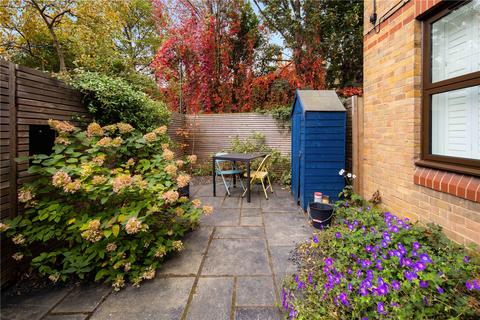 2 bedroom flat for sale, Coopers Close, Stepney Green, London, E1