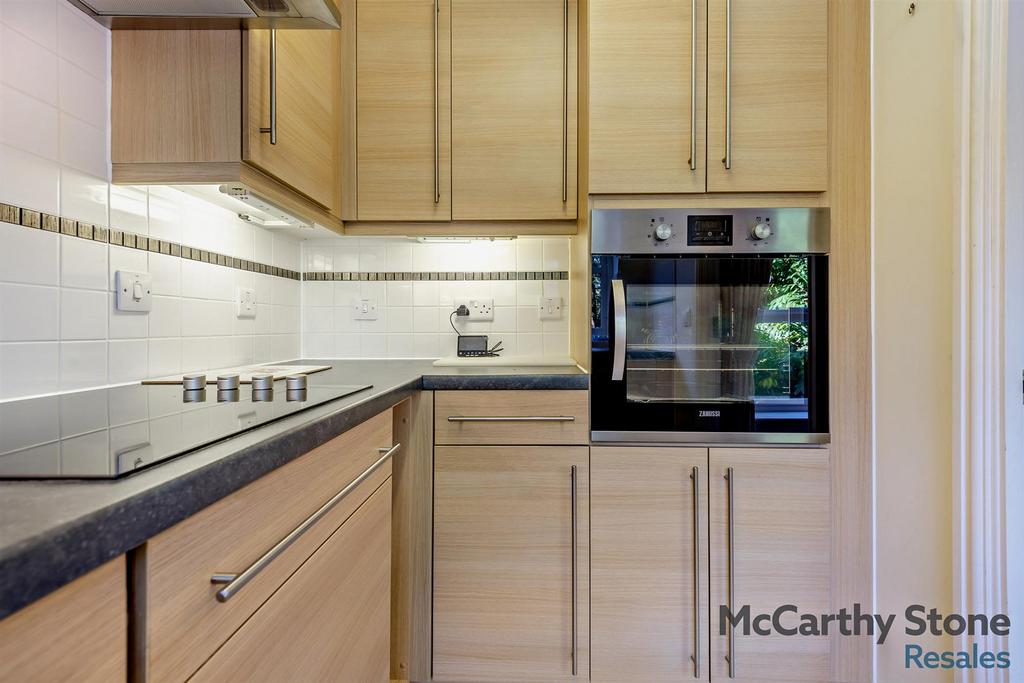 8667667-interior08-800.jpg