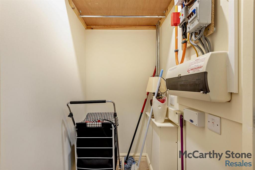 8667667-interior10-800.jpg