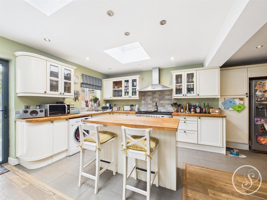 Kitchen/diner/second sitting room