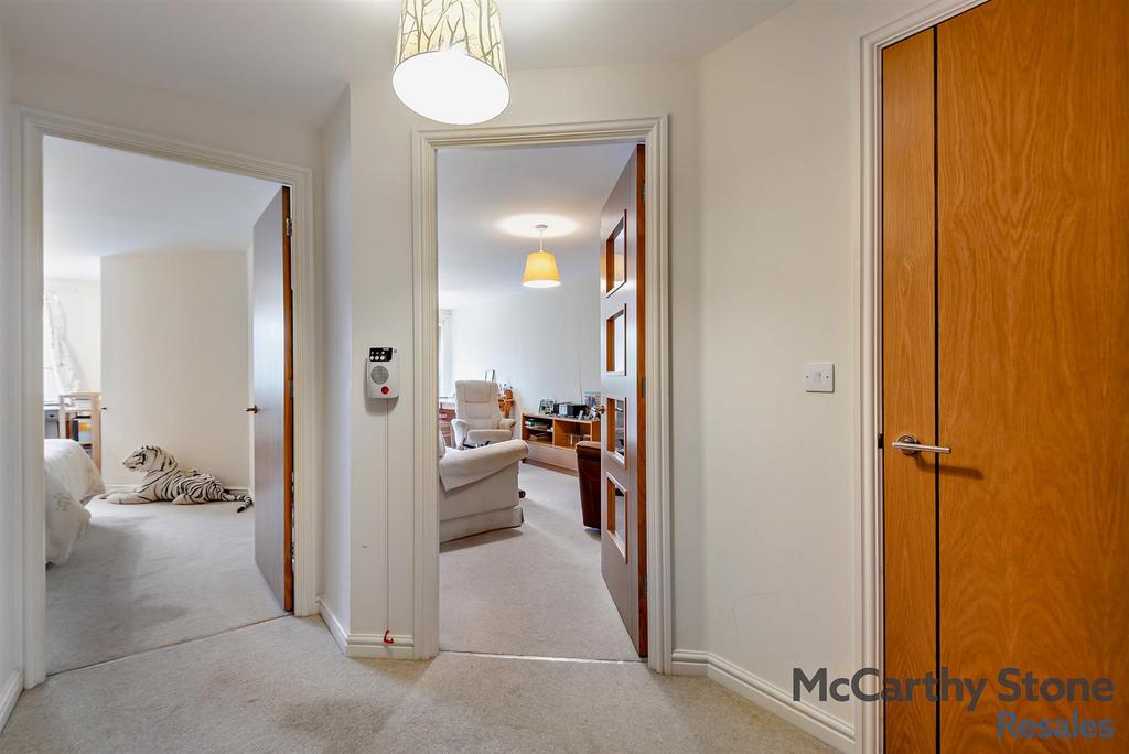 8667606-interior02-800.jpg