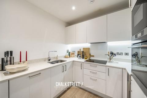 2 bedroom apartment for sale, Stillwell Court, Gladiator Way, Hornchurch, RM12