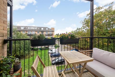 2 bedroom flat for sale, Worcester Close, Anerley, London, SE20