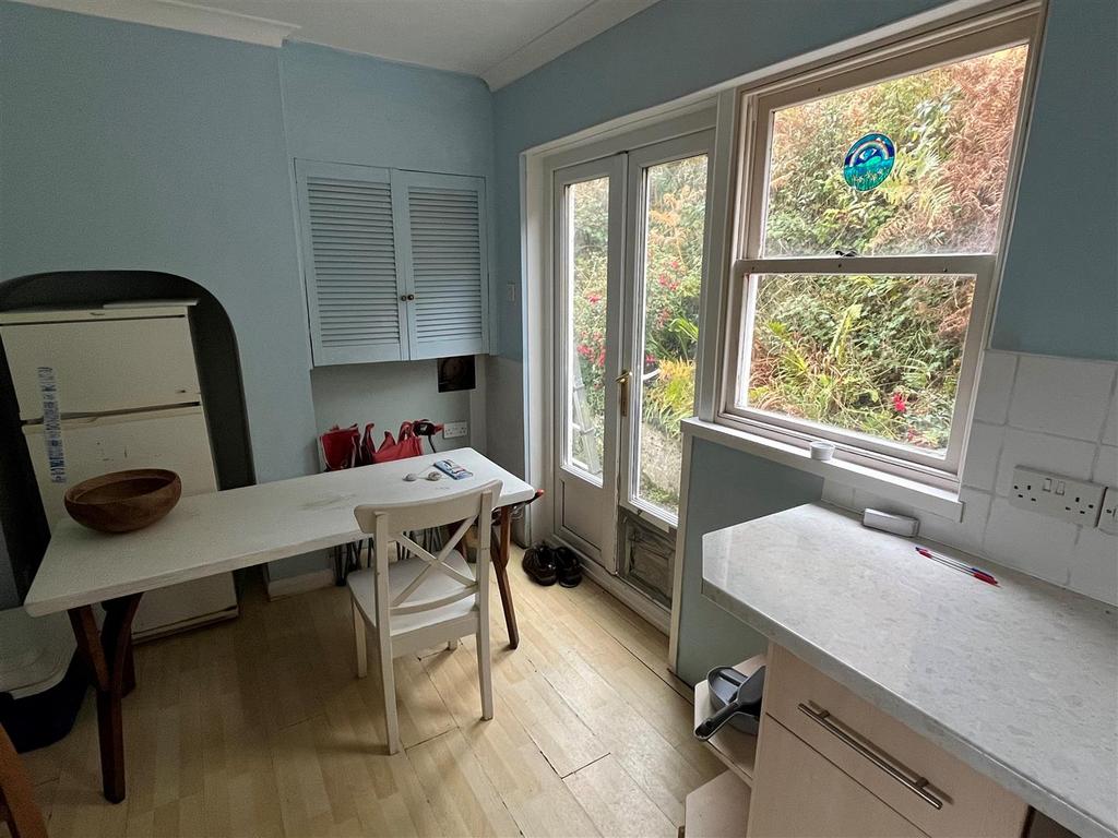 Dining Area.jpg