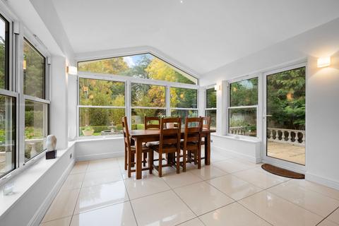 6 Wood Drive, Chislehurst, BR7 5EU