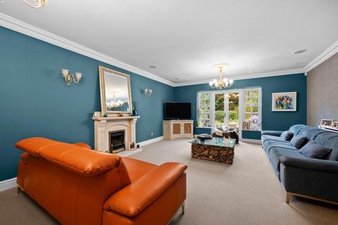 6 Wood Drive, Chislehurst, BR7 5EU