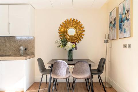 undefined, Strand, London, WC2R