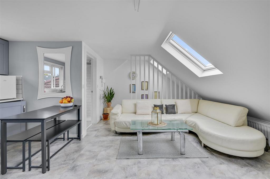 Daniels 11, Barford Close London, NW4 006.jpg