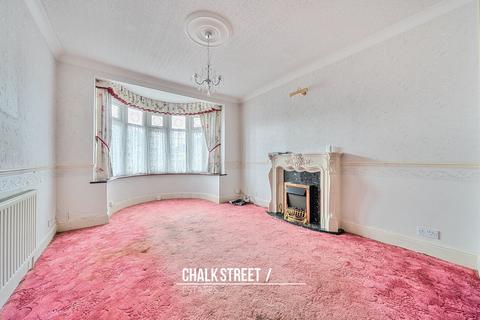 58 Randall Drive, Hornchurch, RM12 6TA
