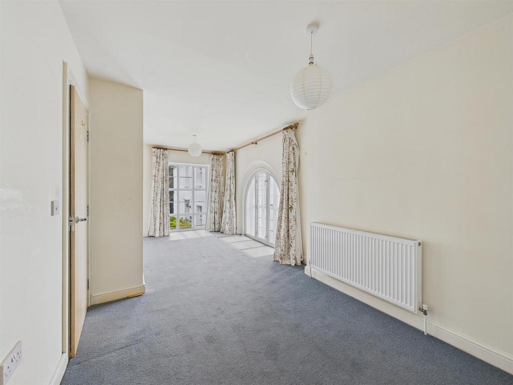 CAM03972 G0-PR0147-STILL003.jpg