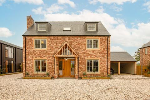 5 bedroom detached house for sale, Waltham Road, Melton Mowbray  LE14