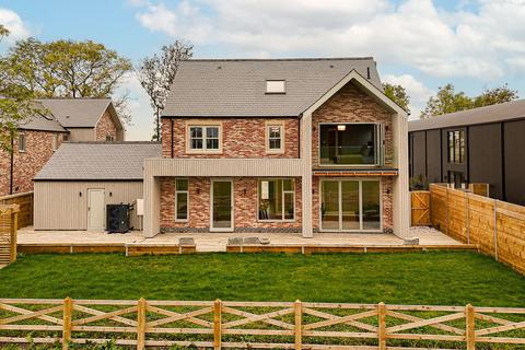 5 bedroom detached house for sale, Waltham Road, Melton Mowbray  LE14