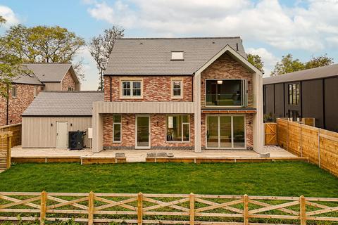 5 bedroom detached house for sale, Waltham Road, Melton Mowbray  LE14