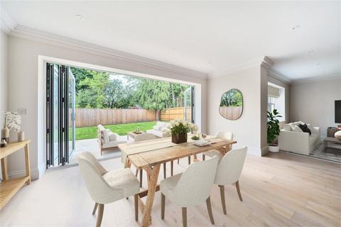 5 bedroom detached house to rent, 166 Old Woking Road, Woking GU22