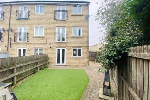 Birkhead Close, Kirkburton, Huddersfield, West Yorkshire, HD8